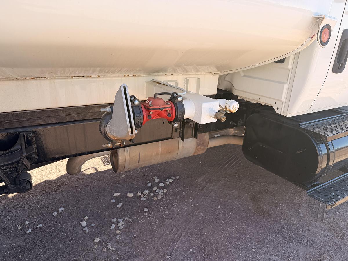 Used 2007 International 2000 Gallon Water Truck