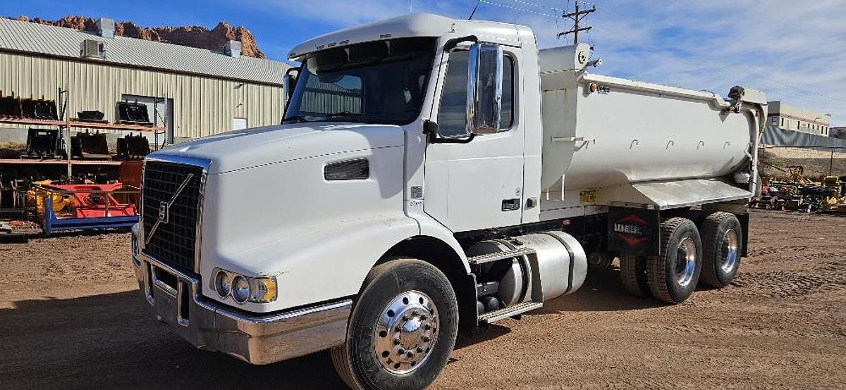 Used 2008 Volvo Dump Truck