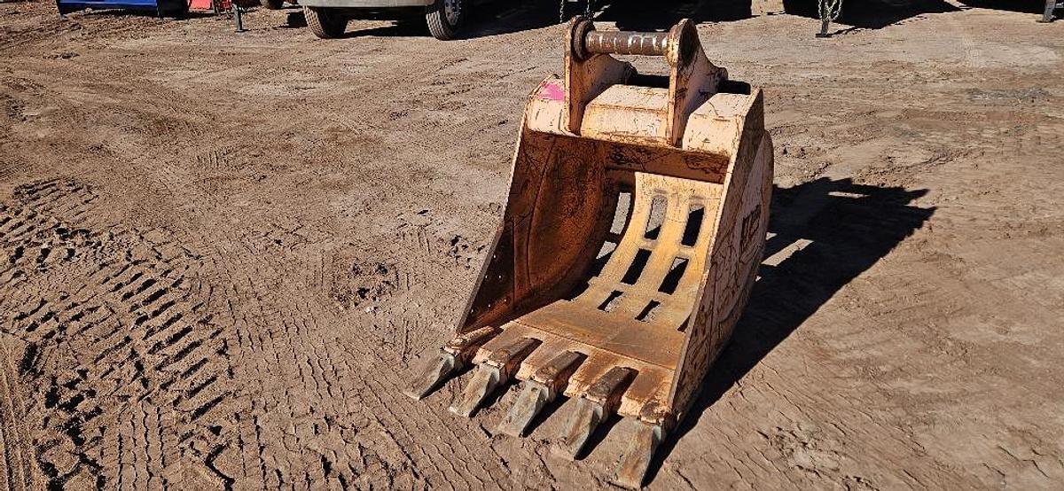 Used 36" Excavator Skeleton Bucket