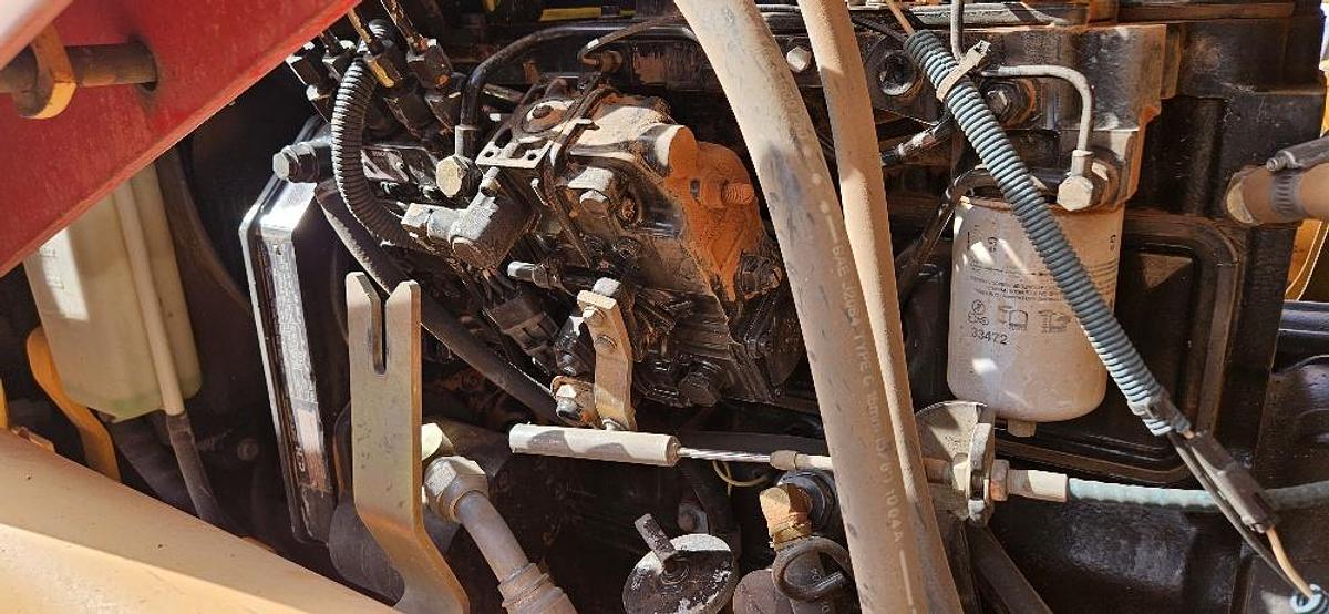 Used 2005 New Holland LV80 Grading Tractor