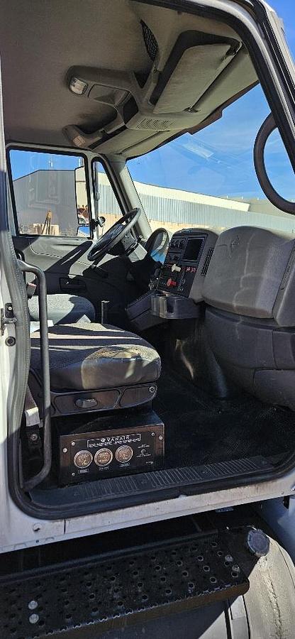 Used 2009 Interntaional 4300 Mechanic Truck