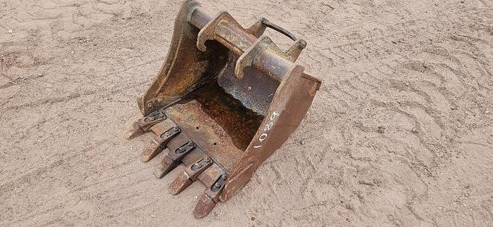 Used Bobcat 2' Bucket