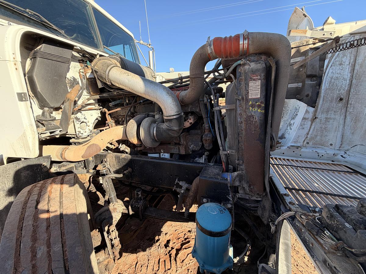 Used 1995 Freightliner FLD120 Truck