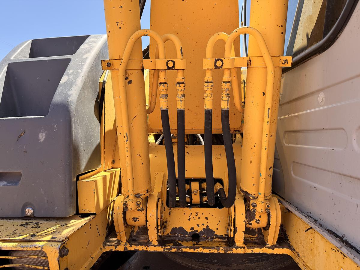 Used 2001 Kobelco 135 SR Excavator