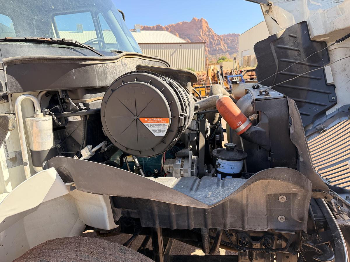 Used 2007 International 2000 Gallon Water Truck