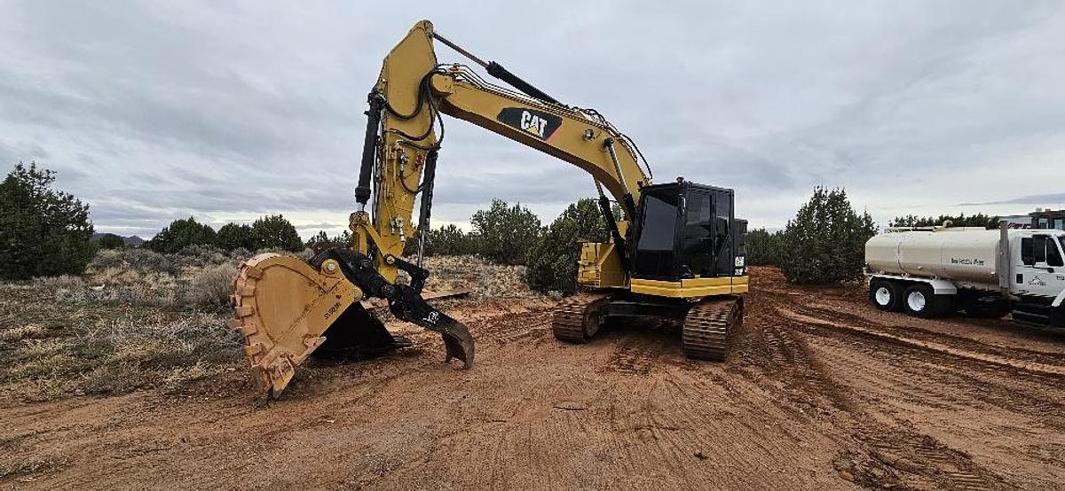 Used 2017 CAT 325F Excavator