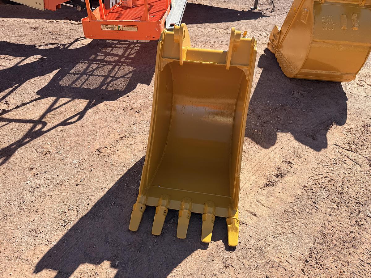Used 24" CAT Excavator Bucket