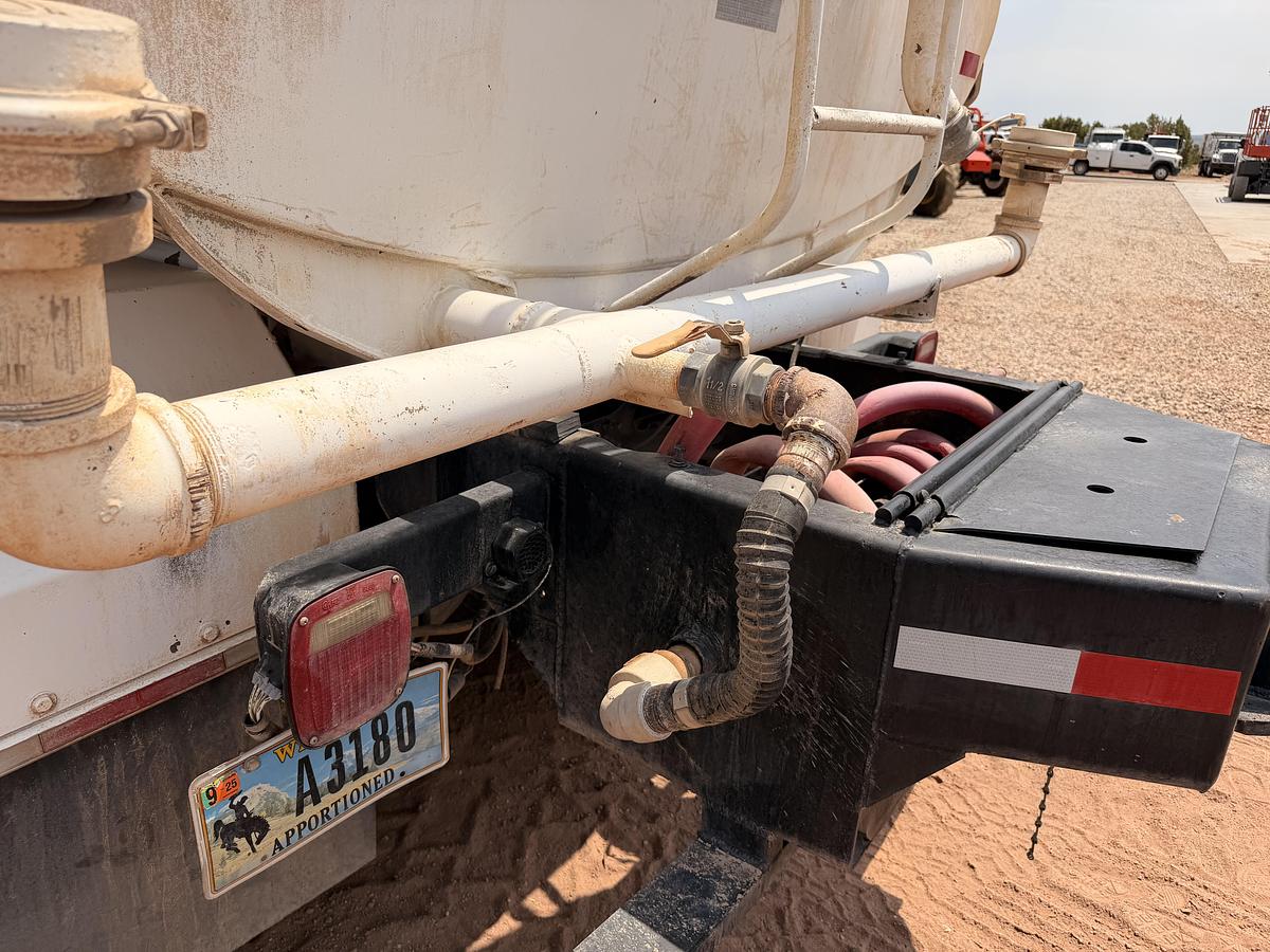 Used 2007 International 4000 Gallon Water Truck