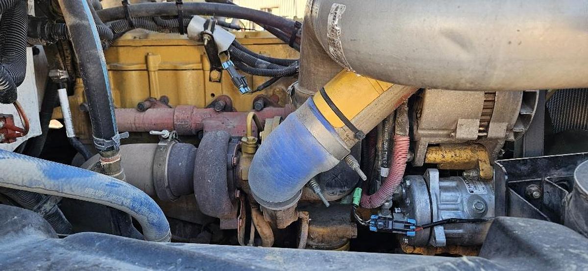 Used 2004 Freightliner Sweeper Truck