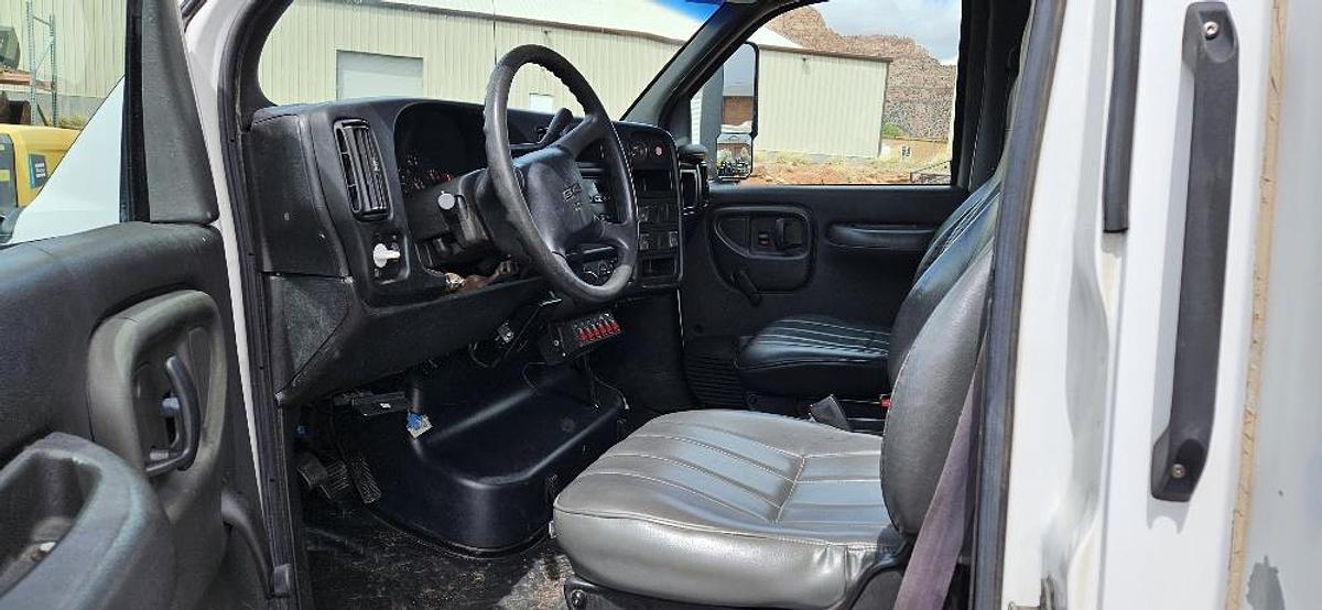Used 2008 GMC 5500 Utility Van