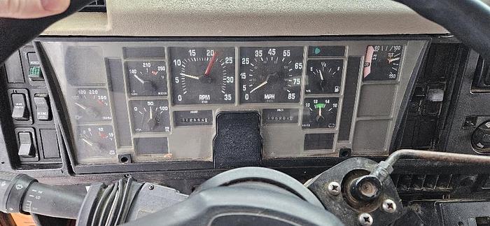 Used 2001 International Dump Truck 4900