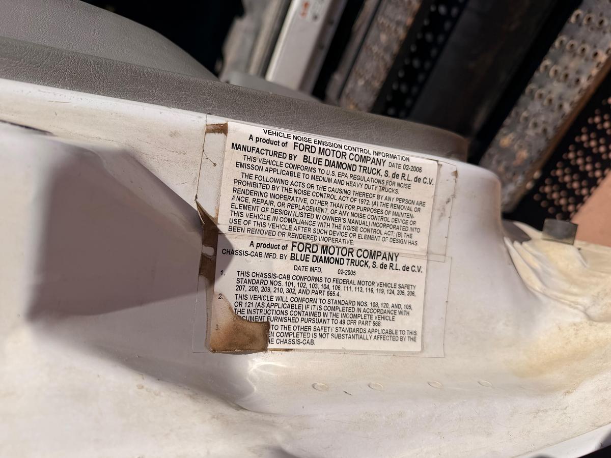 Used 2005 Ford F-750 Lube Truck