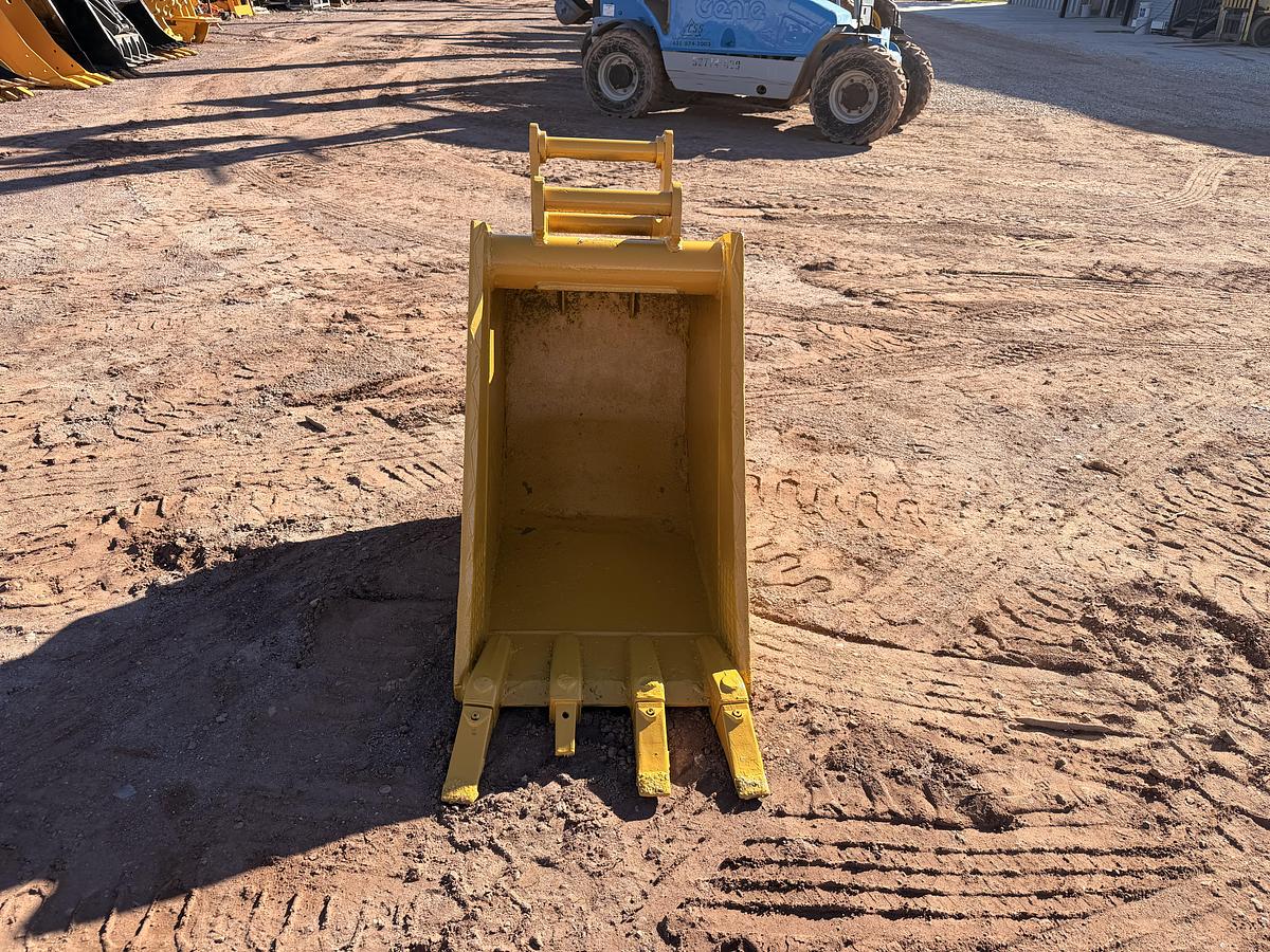 Used 24" Excavator Bucket