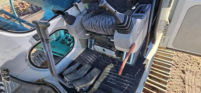 Used Kobelco 200 Excavator