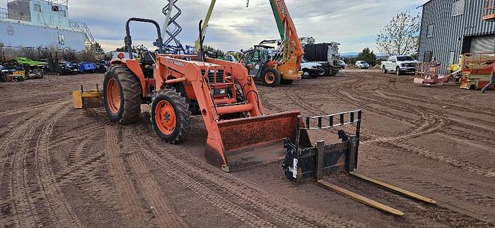 Used Kubota Tractor M4700