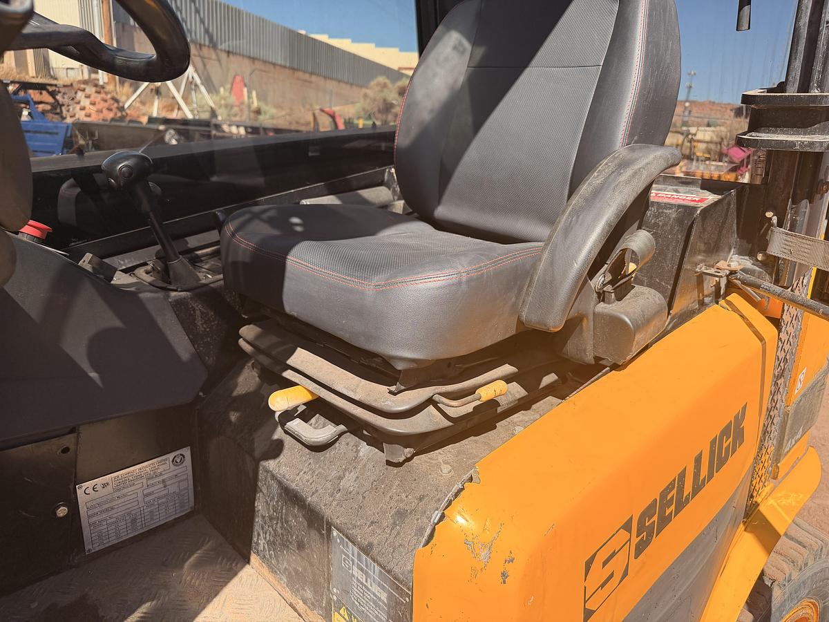 Used 2005 JCB TeleTruk Forklift
