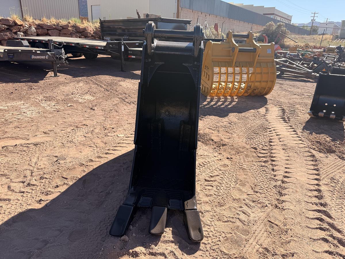 Used 24" Excavator Bucket 