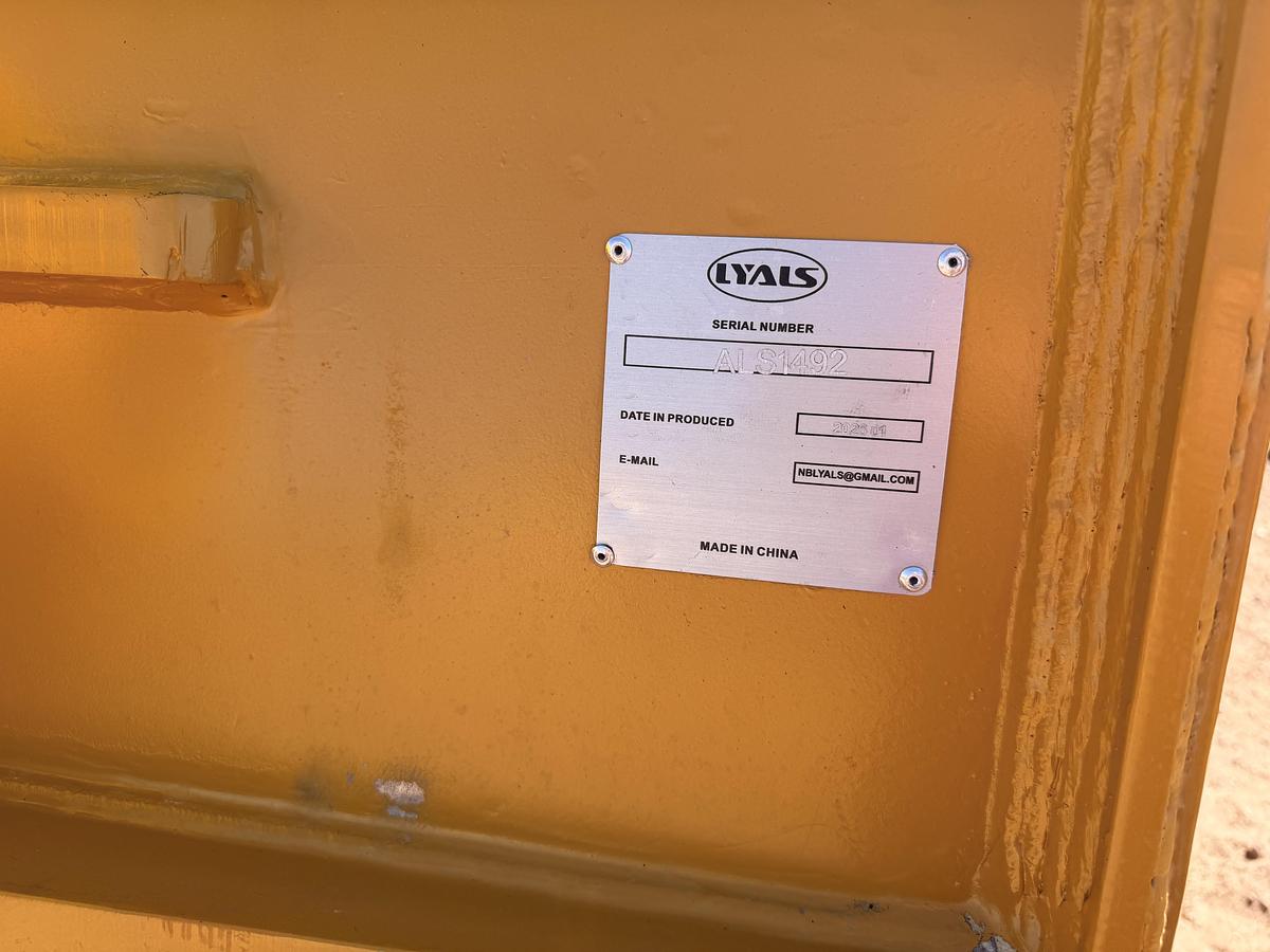 73" Excavator Bucket