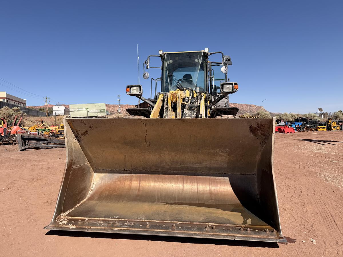 Used 2017 Komatsu WA380 Wheel Loader