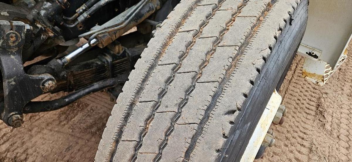 Used 1985 Kodiak 3,000 Gallon Water Truck