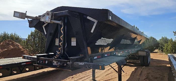 Used 2007 Side Dump Industries Trailer