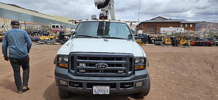 Used 2006 Ford Bucket Truck F550
