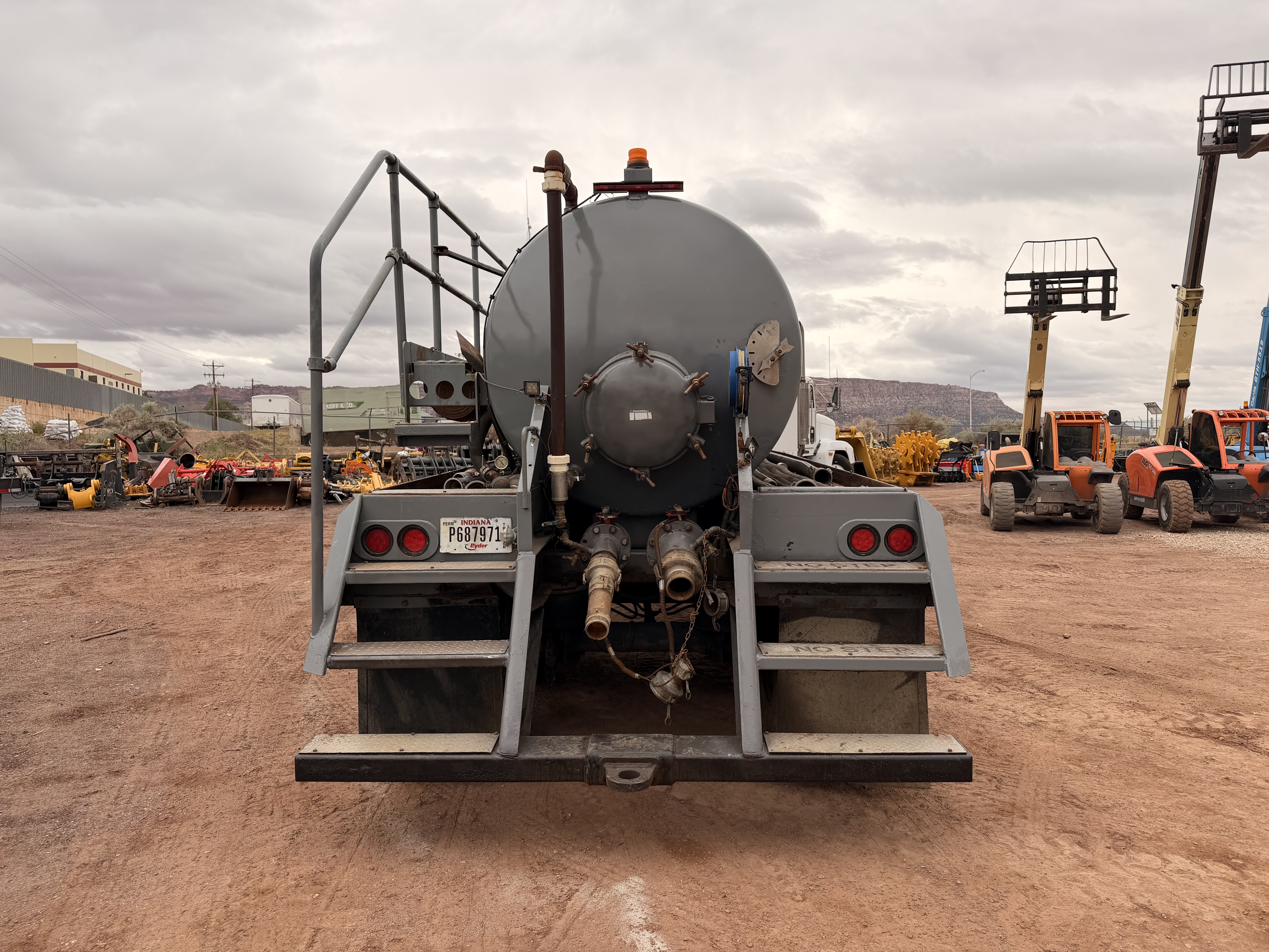 Used 2013 5,460 Gallon Vacuum Tanker Trailer