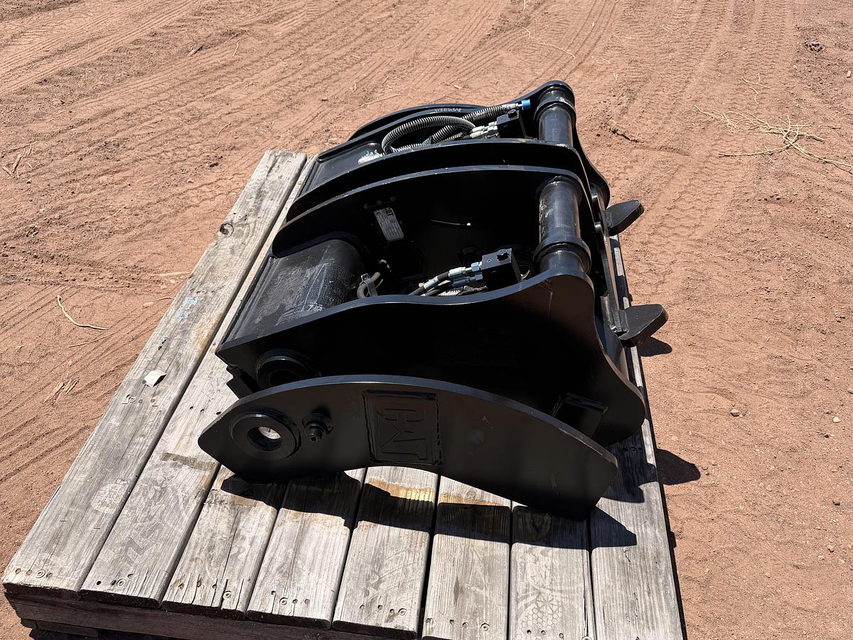 Used CAT Loader Hydraulic Quick Coupler