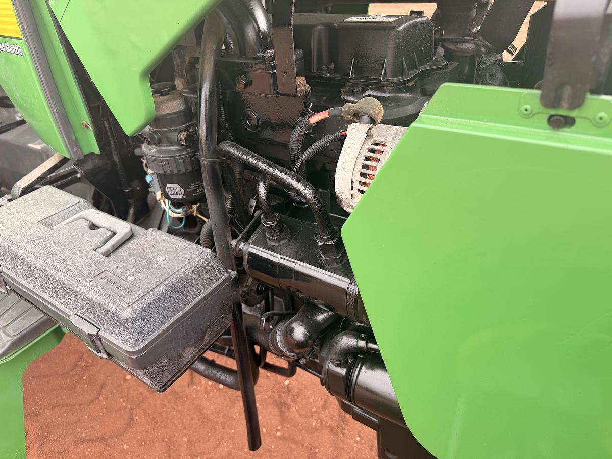 Used 2002 John Deere 5320 Tractor
