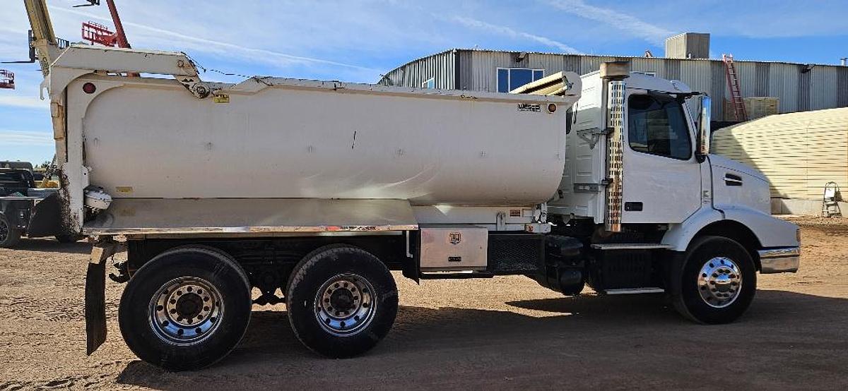 Used 2008 Volvo Dump Truck