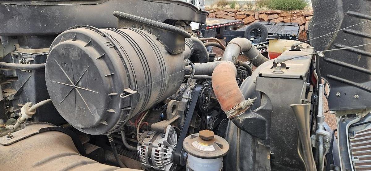 Used 2003 International Crane Truck