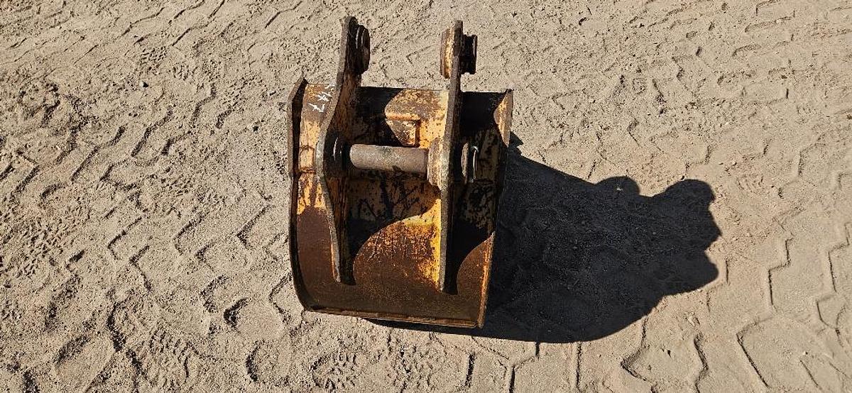 Used 18" Excavator Bucket