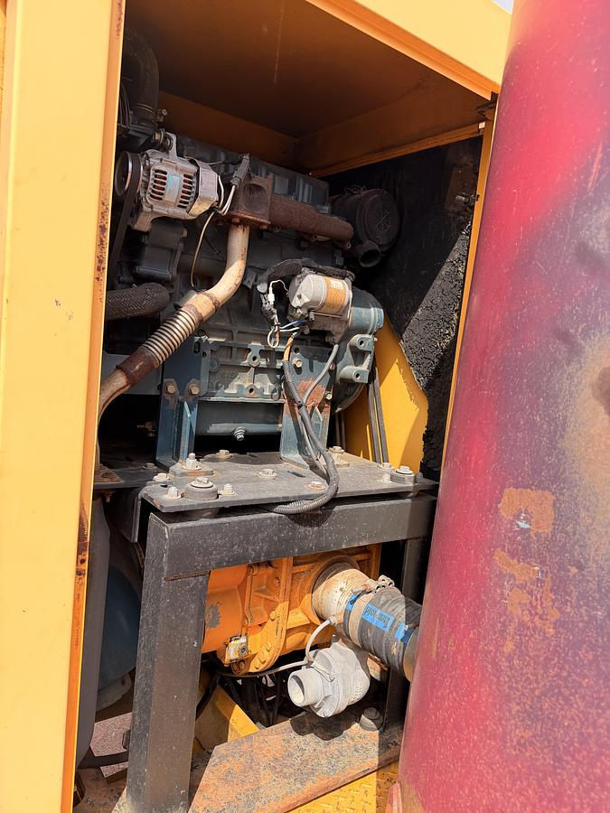 Used 2006 Vac-Tron Vacuum Trailer