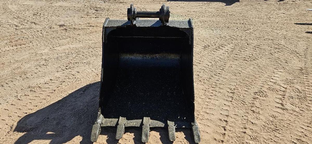 Used 36" Excavator Bucket