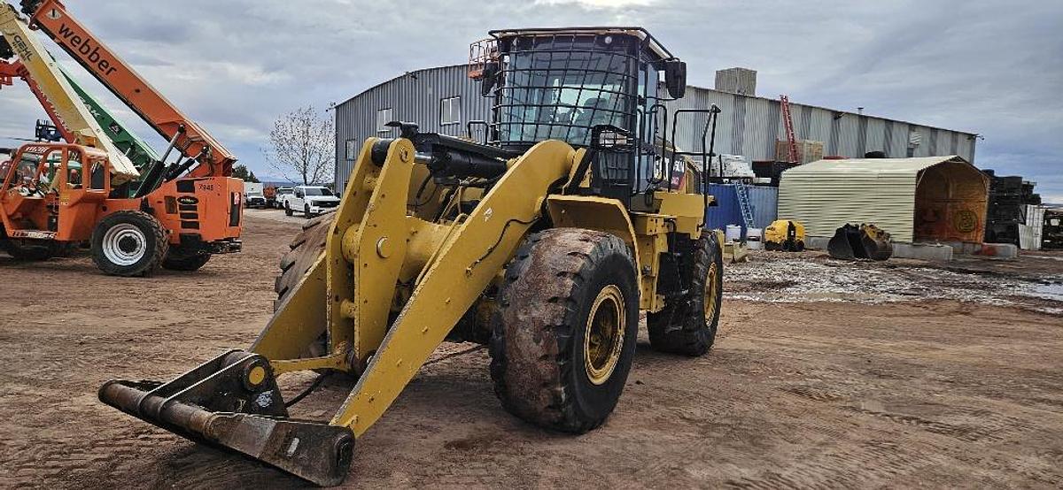 Used 2017 CAT 950M Loader