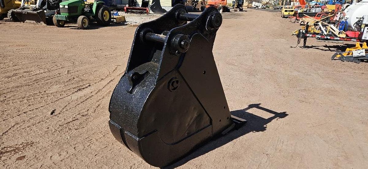 Used 18" Excavator Bucket