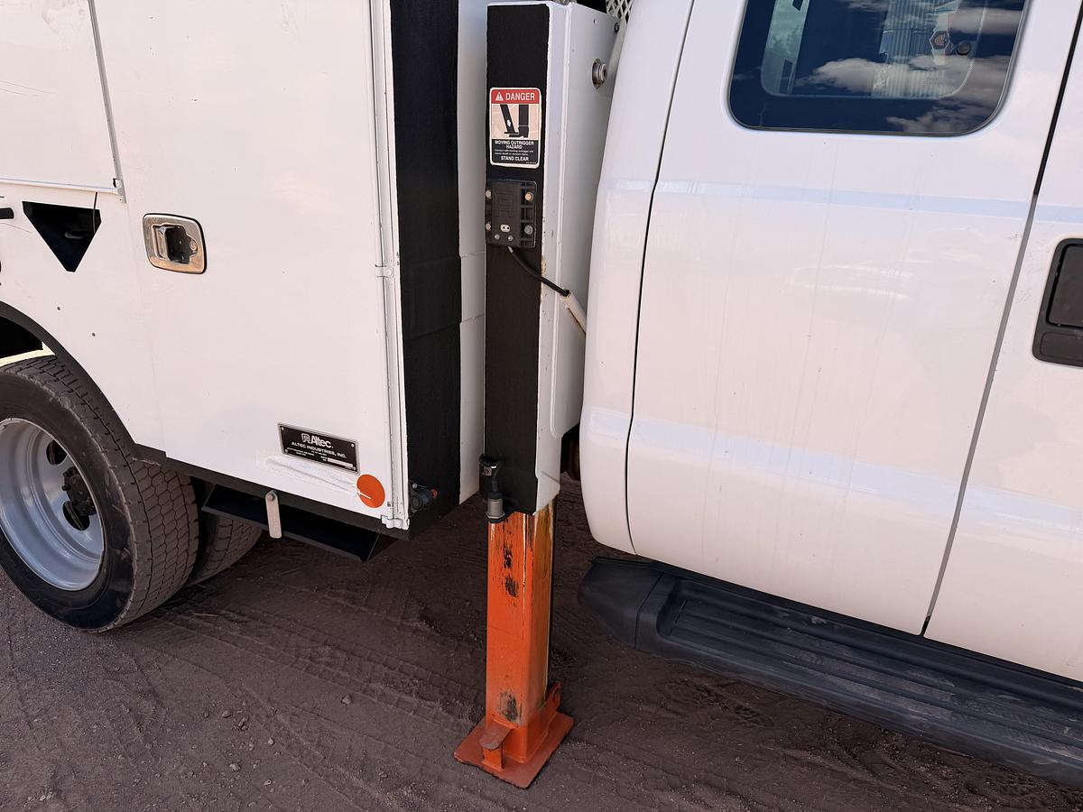 Used 2016 Ford F-550 Bucket Truck