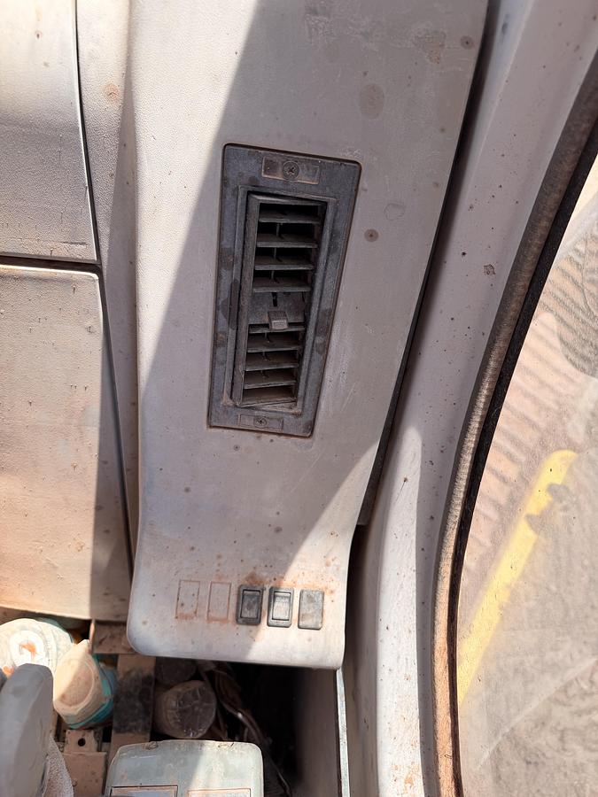 Used 2001 Kobelco 135 SR Excavator