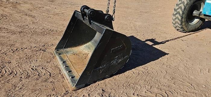 Used Clean Up Bucket