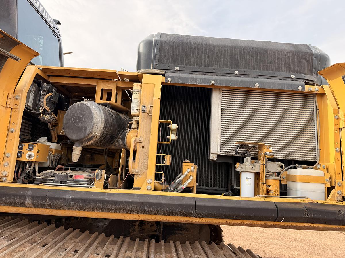 Used 2009 CAT 330D Excavator 