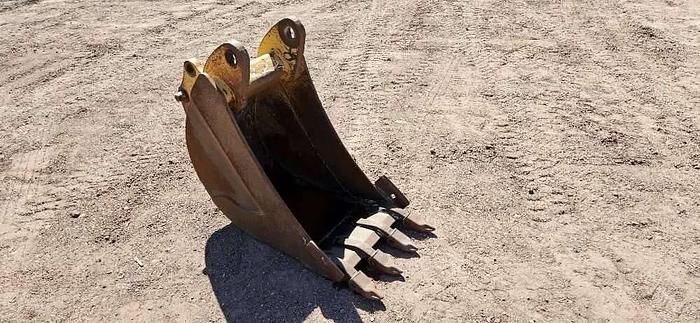 Used CASE Backhoe Bucket