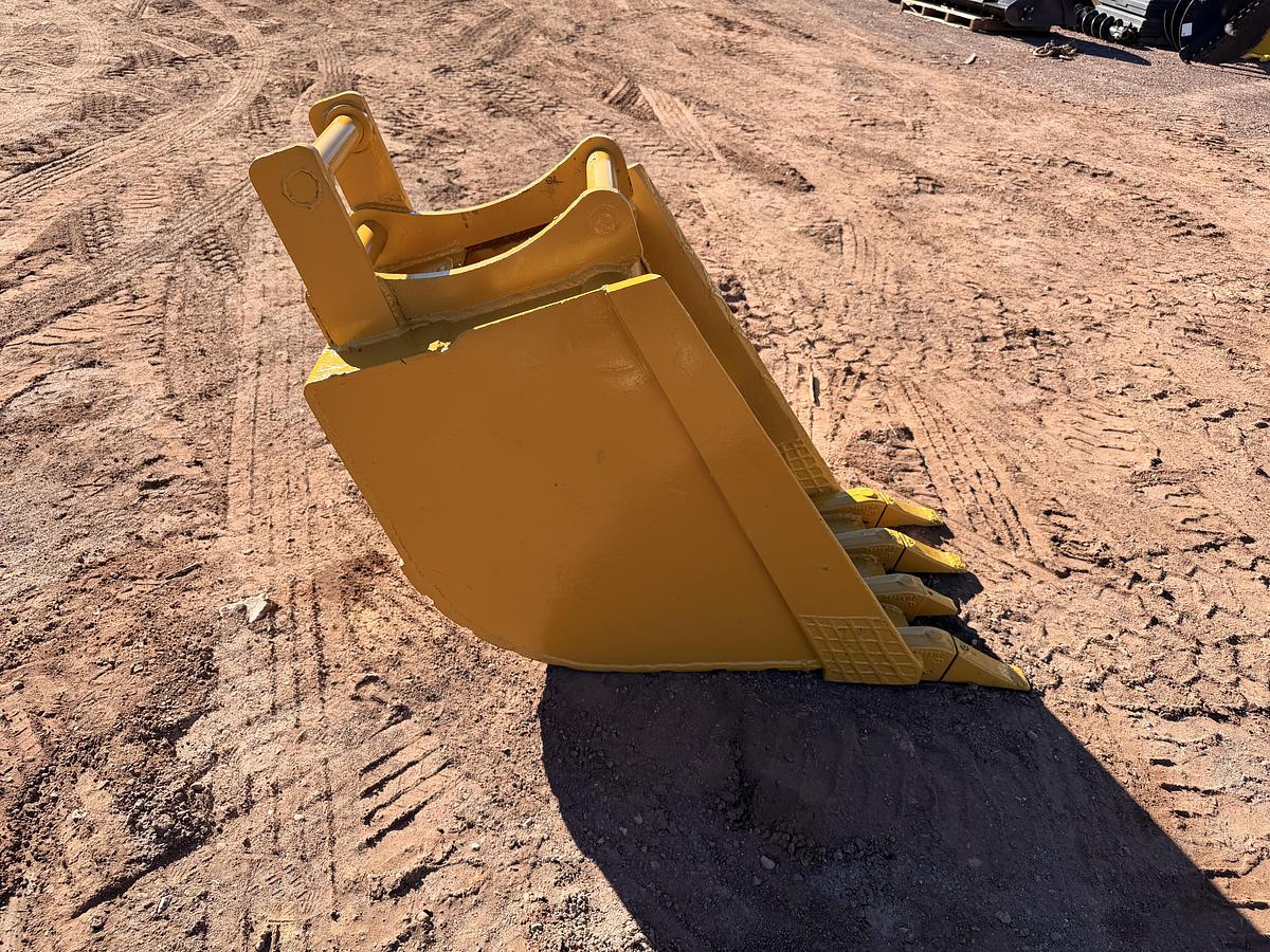 Used 24" Excavator Bucket