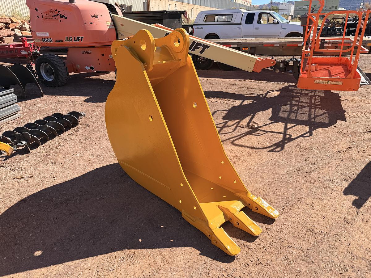 Used 24" Excavator Bucket