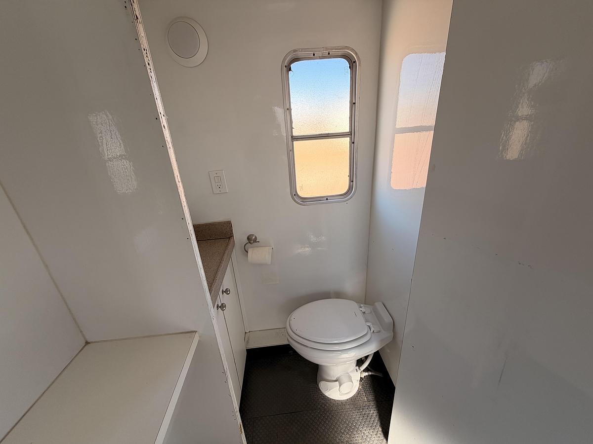 Used 2014 International Changing Room/Restroom Truck