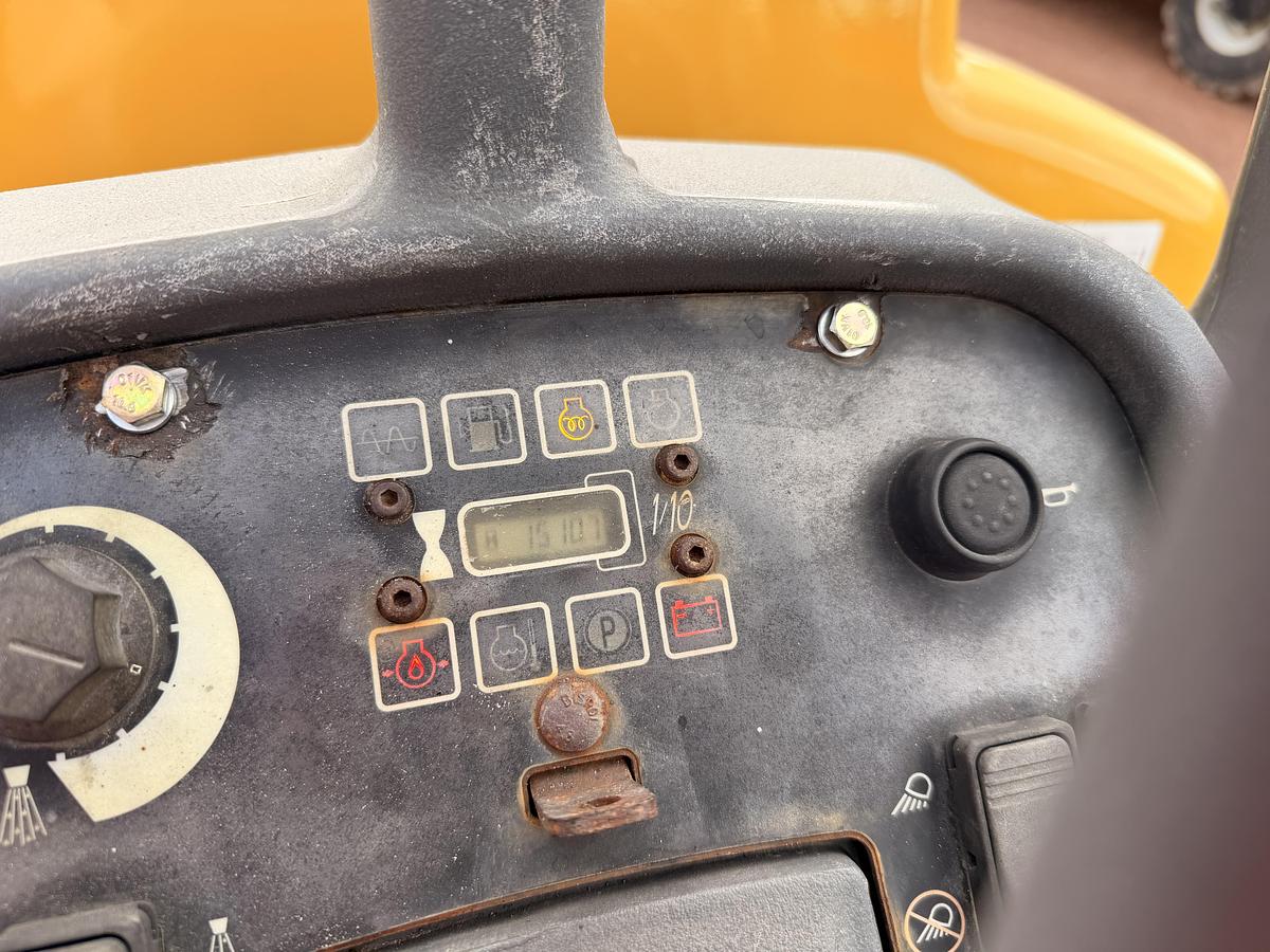 Used 2013 CAT Smooth Drum Roller