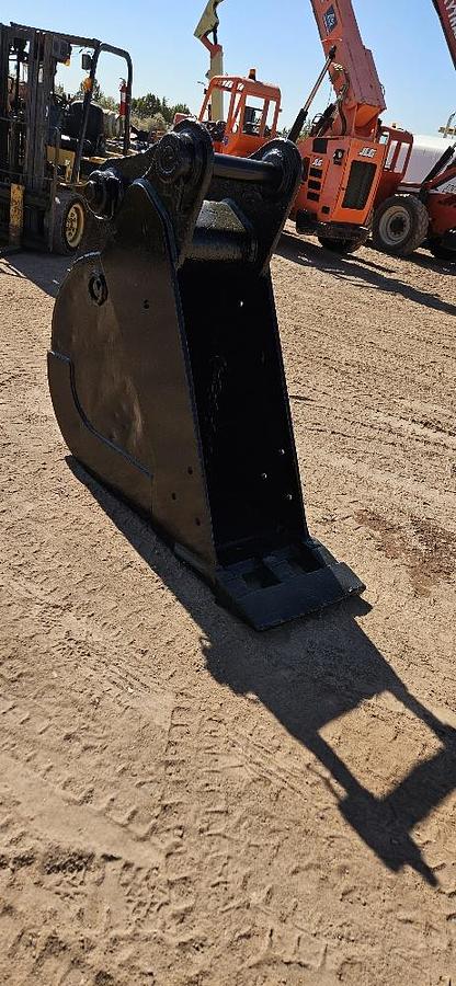 Used 18" Excavator Bucket