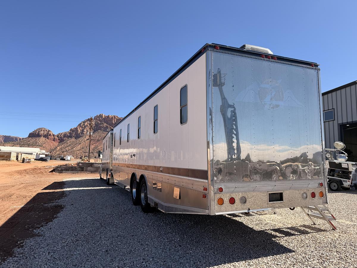 Used 2014 International Changing Room/Restroom Truck