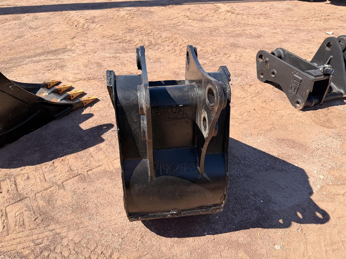 Used 24" Cat Excavator Bucket