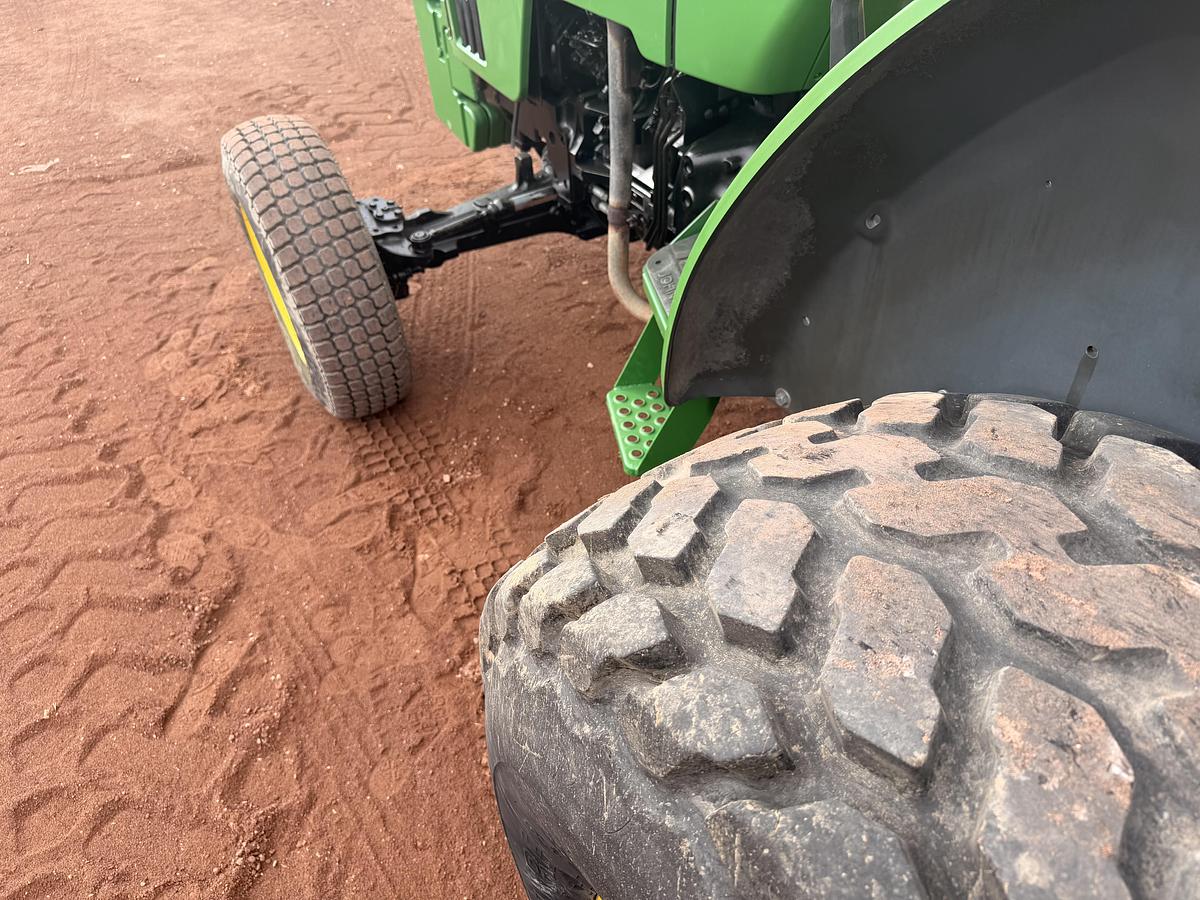 Used 2002 John Deere 5320 Tractor