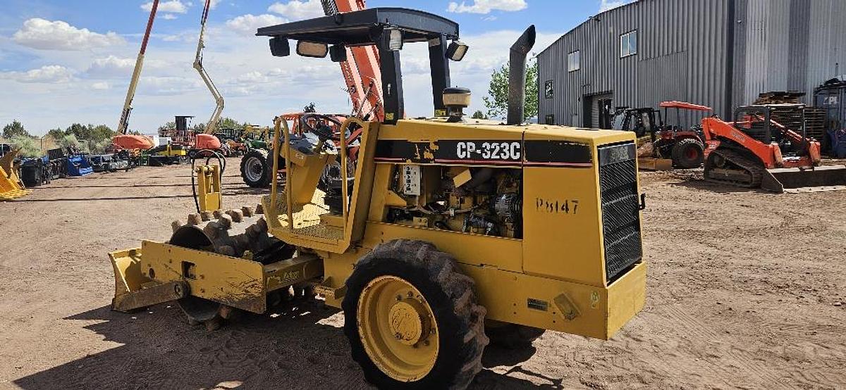 Used Cat Sheeps Foot Vibratory Roller Compactor